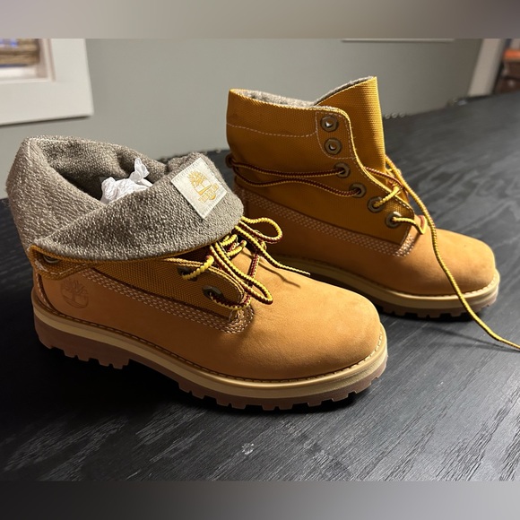TIMBERLAND COURMA KID ROLL TOP BOOT WHEAT COLOR SIZE 13.5